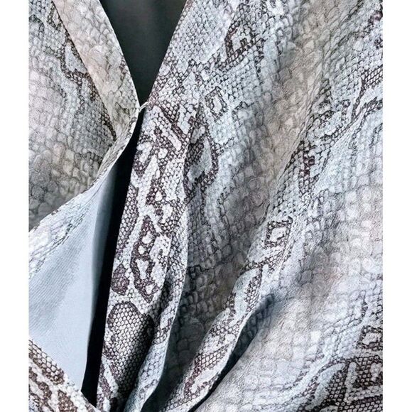 Ramy Brook Blouse Averie Blue Silk Print Twist Front Long Sleeve Women's Small - Picture 4 of 11